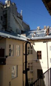 Дворик во Львове Дворик во Львове