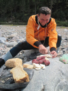 Я дежурный, готовлю обеденный перекус Я дежурный, готовлю обеденный перекус