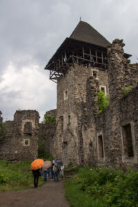 Тур по Закарпатью. Внутренний двор Нивицкого замка Тур по Закарпатью. Внутренний двор Нивицкого замка